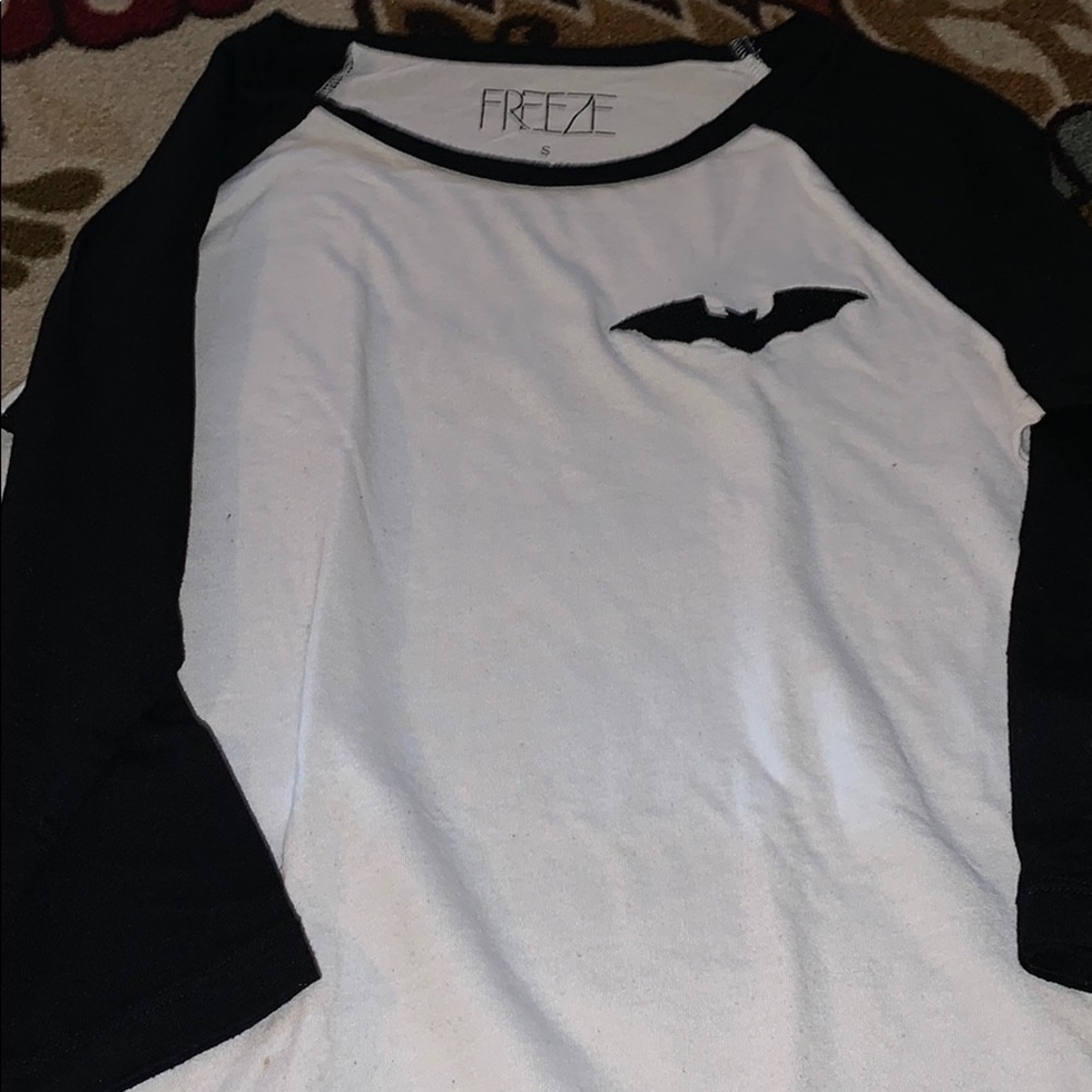 Half long sleeve black and white
